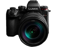 „Panasonic“ „Lumix S1 II E“ (S1 IIE) + „LUMIX S 24–105 mm F4“ (S-R24105) (DC-S1M2E)