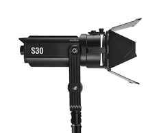 Uitgelicht Apšvietimo Įranga - Godox Focusing LED Light S30 rinkinys, 10-100% Šviesumas, 5600K, 96 CRI