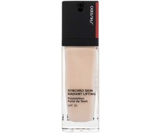 „Shiseido Synchro Skin Radiant Lifting“ skystas makiažo pagrindas, 110 Alabaster SPF 30, 30 ml