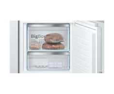 Įmontuojamasis šaldytuvas su šaldiklio skyriumi apačioje Bosch KIS87AFE0 Serija 6, 177,2 x 55,8 cm, plokščias vyris