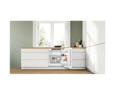 Bosch KUL22ADD0 Serija 6, Apačioje montuojamas šaldytuvas su šaldiklio skyriumi, 82 x 60 cm, švelniai uždaromas plokščias vyris