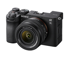 Sony | Full-Frame Camera kit with 28-60mm Lens | Alpha A7C II | Mirrorless Camera Kit | 33 MP | ISO sensitivity (max) 204800 | Wi-Fi | Fast Hybrid AF | Magnification 0.70 x | Viewfinder | CMOS | Juodas