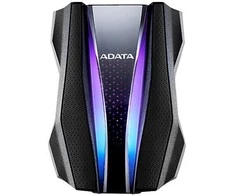 ADATA Išorinis kietasis diskas | HD770G | 2000 GB | USB 3.2 Gen1 (atgalinis suderinamas su USB 2.0) | Juodas | Suderinamumas su konkrečiais pagrindiniais įrenginiais gali skirtis ir gali būti paveiktas sistemos aplinkos. Norint prijungti per USB 2.0, reikia prijungti du USB jungtys, kad būtų pakankamai energijos. Reikės USB Y kabelio.