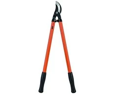 Bahco TRADITION serijos profesionalios šakų žirklės prasilenkiančiais ašmenimis. Guminiai amortizatoriai.L 450 mm. Kerpa iki 40 mm šakas. Yra keičiamų dalių