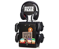 Numskull Stojak na priedai Gaming Locker South Park Logo