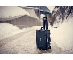 B&amp;W Outdoor Cases Type 6800 Juoda su segregatorem
