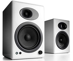 Audioengine A5+ Belaidės kolonėlės (pora, baltos spalvos)