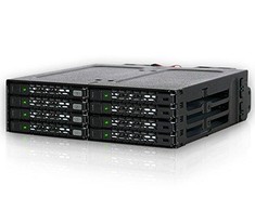 „Icy Dock“ 8 x 2,5 colio SATA / SAS – „Mini-SAS ToughArmor“ (MB998IP-B)