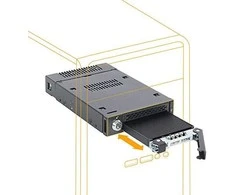 „Icy Dock M.2 NVMe SSD“ – „miniSAS ToughArmor“ (MB833M2K-B
