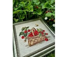 RIOLIS - Create It Yourself - Siuvinėjimo rinkinys „Krepšelis aviečių“ 1448 (30x30 cm)