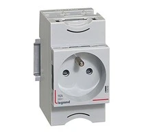 Legrand Modulio lizdas 2P + Z 16A 250V G380 004280 bėgiams