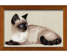 RIOLIS - Create It Yourself - Siuvinėjimo rinkinys „Siamo katė“ 1066 (38x26 cm)