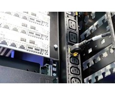 Rittal Rittal PDU Basic Stromverteilung switched 32A/1P CEE 12xC13+ 4xC19 rozdzielacz zasilania PDU 1 x gniazdo jungiama į tinklą