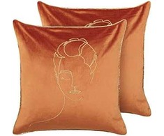 Beliani Lumarko 2 veliūrinės dekoratyvinės pagalvės 45 x 45 cm oranžinės spalvos CROCUS!