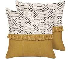 Beliani Lumarko 2 medvilninės dekoratyvinės pagalvės su geometriniu raštu 45 x 45 cm baltos ir geltonos spalvos WOODI!