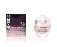 „Shiseido Future Solution Lx Total Radiance Kreminis“ makiažo pagrindas N4, 30 ml