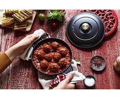 STAUB Apvalus ketaus kepimo indas su dangteliu 20 cm, juoda