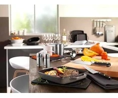 Staub grilio keptuvė indukcinė kvadratinė 28 cm grafito pilka