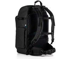 Kameros kuprinė - Tenba Axis v2 32L, talpina 1-2 kameras, 9 objektyvus, 17" nešiojamąjį kompiuterį, juoda