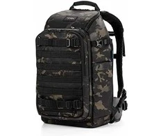 Kameros kuprinė - Tenba Axis v2 20L, talpina 1-2 kameras, 5-7 objektyvus, MultiCam Juodas