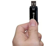 Transcend 64 GB „JETFLASH 750“ USB 3.0 atmintinė – MLC SCHWARZ IN