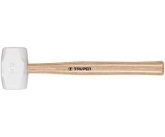 Guminis plaktukas su medine rankena. Galva 680g, 63mm smogiamoji plokštuma Truper®