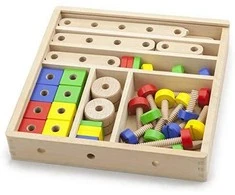 Medinių konstrukcijų rinkinys „Viga Toys 53“ elementai Montessori dėžutėje