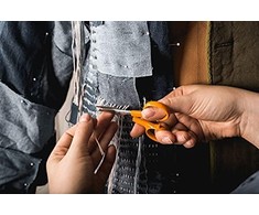 FISKARS Classic lenktos žirklės manikiūrui, 10 cm (1000813)