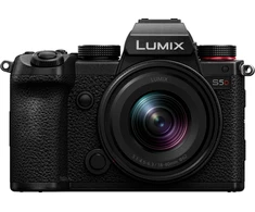 Panasonic Lumix S5D + 18-40mm