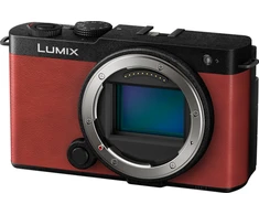 Panasonic Lumix DC-S9 Body (Crimson Raudona)