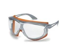 Apsauginiai akiniai Uvex Skyguard NT, skaidri linzė, supravision excellence padengimas (nerasoja iš vidaus, nesibraižo iš išorės), plastikinės kojelės, minkšta tarpinė, pilki/oranžiniai