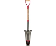Kastuvas 40 cm su medine rankena 78 cm, plienine D formos rankena ir vidutinio dydžio laipteliais Truper®