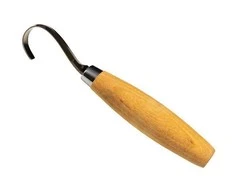 Šaukštų drožinėjimo peilis Morakniv® 164, lenkta geležtė 50x2,5mm. 13mm vidinis skersmuo. Viengubi ašmenys, beržinė rankena.