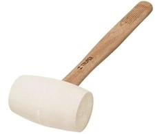 Guminis plaktukas su medine rankena. Galva 680g, 63mm smogiamoji plokštuma Truper®