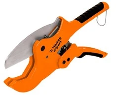 Plastikinių vamzdžių žirklės . Tvirtas metalinis korpusas, nerūdijančio plieno geležtė, Vamzdžiams iki 63 mm. Terkšlinis mechanizmas. Truper®