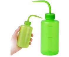LDPE 250 ml ploviklio buteliukas – skysčio dozatorius naudojimo vietoje