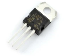 Oem Linijinis įtampos reguliatorius 5V L7805CV - THT TO220 - 5 vnt