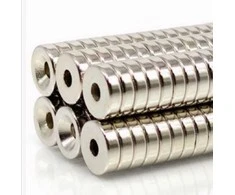 Oem Neodimio apvalus magnetas su M3 skyle 10x3x3mm