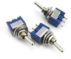Oem Perjungimo jungiklis 6A/125V 3A/250V – 2 padėčių – MTS-102/103 – 3PIN