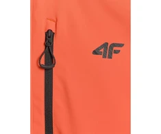 4F striukė