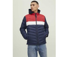 Jack &amp; Jones striukė