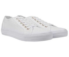 Lee Cooper bateliai