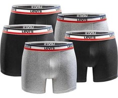 Levis trumpikės