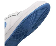Nike bateliai