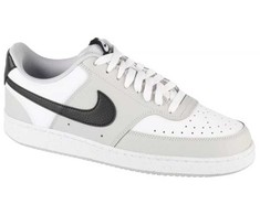 Nike bateliai