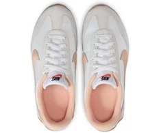 Nike bateliai
