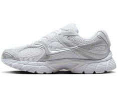 Nike bateliai