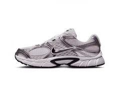 Nike bateliai