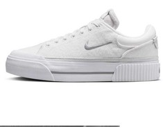 Nike bateliai