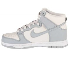 Nike bateliai